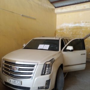 01 xe ô tô con, nhãn hiện CADILLAC, Số loại: ESCALAD