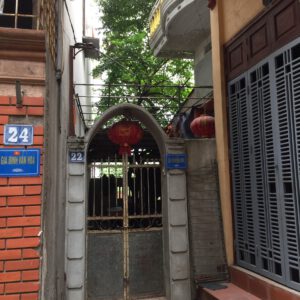 Quyền sử dụng đất và các tài sản gắn liền với đất tại địa chỉ: KTT Công an Ba La - phường Quang Trung - TP Hà Đông - tỉnh Hà Tây (nay là Số nhà 22, ngõ 861 đường Quang Trung, phường Quang Trung, quận Hà Đông, thành phố Hà Nội)