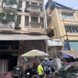 Quyền sử dụng 47,5m2 đất và tài sản gắn liền trên đất tại địa chỉ: số 6A Nguyễn Thiện Thuật, phường Đồng Xuân, quận Hoàn Kiếm, thành phố Hà Nội